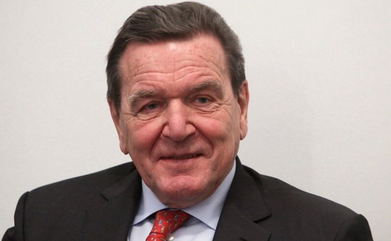 Gerhard Schröder Fotograf Ashraf Tabatabaei via Wikimedia