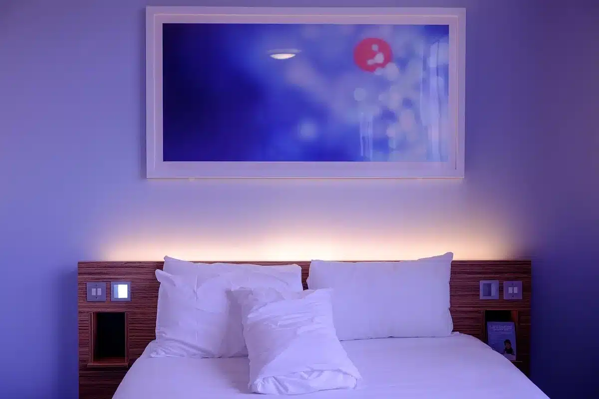 Elegantes Hotelinterieur mit hochwertigen Materialien und durchdachten Details